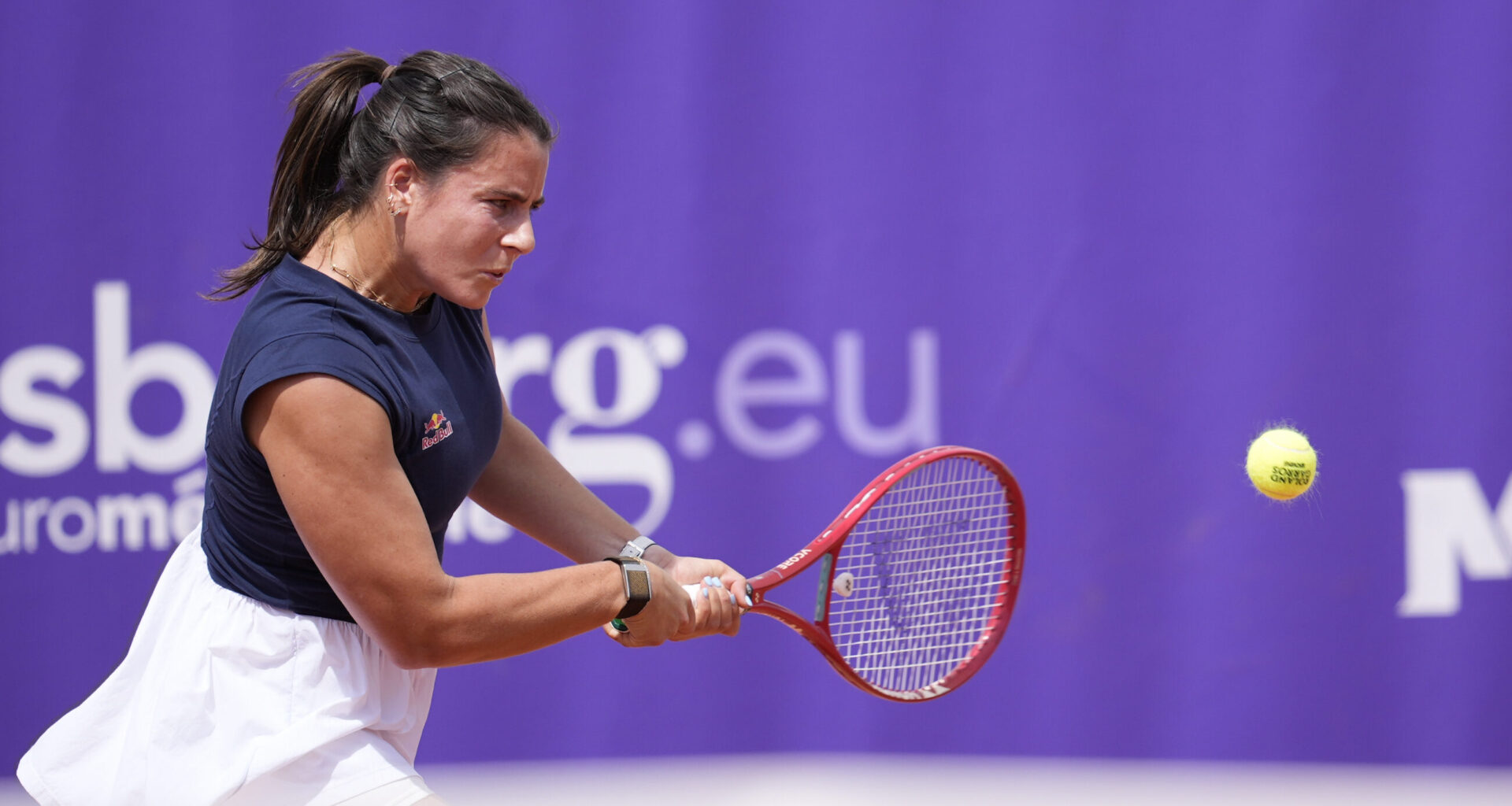 Navarro upsets Jovic in Strasbourg second round; first Top 20 win of 2026