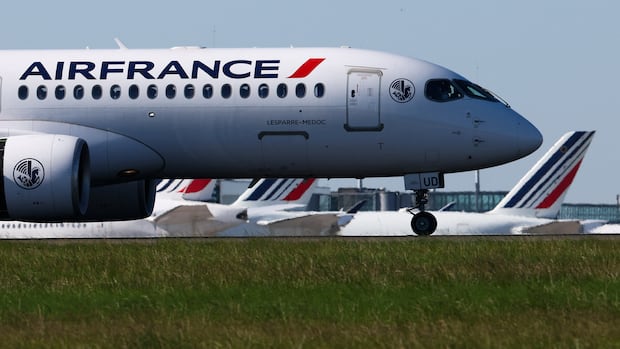 U.S.-bound flight from Paris diverts to Montreal after Ebola concerns