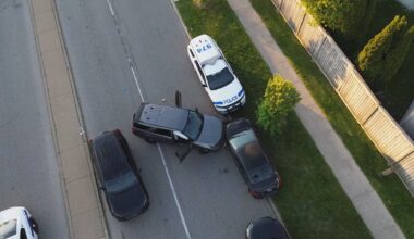 Brampton driver allegedly rams vehicle into police car