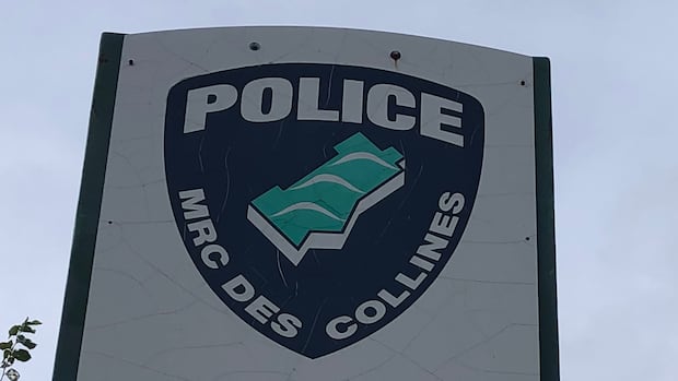 36-year-old Ottawa cyclist dead after being struck by school bus in Chelsea, Que.