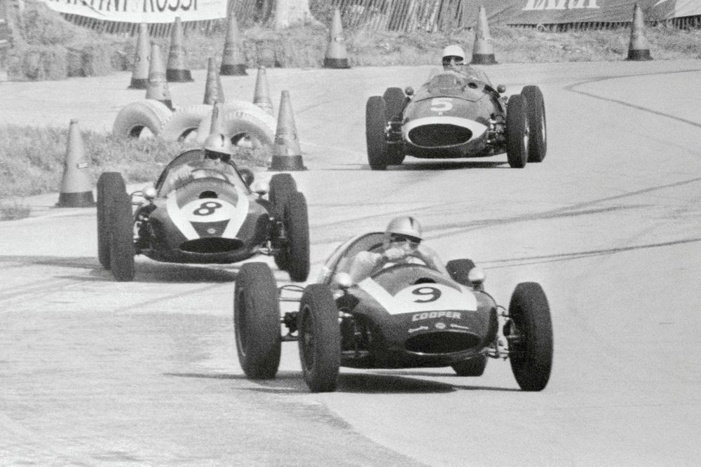 Aged 22, McLaren became 
the youngest grand prix 
winner at Sebring in 1959
