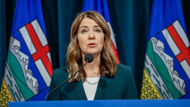 Alberta premier says she'll campaign for pro-Canada side but added referendum question to resolve debate