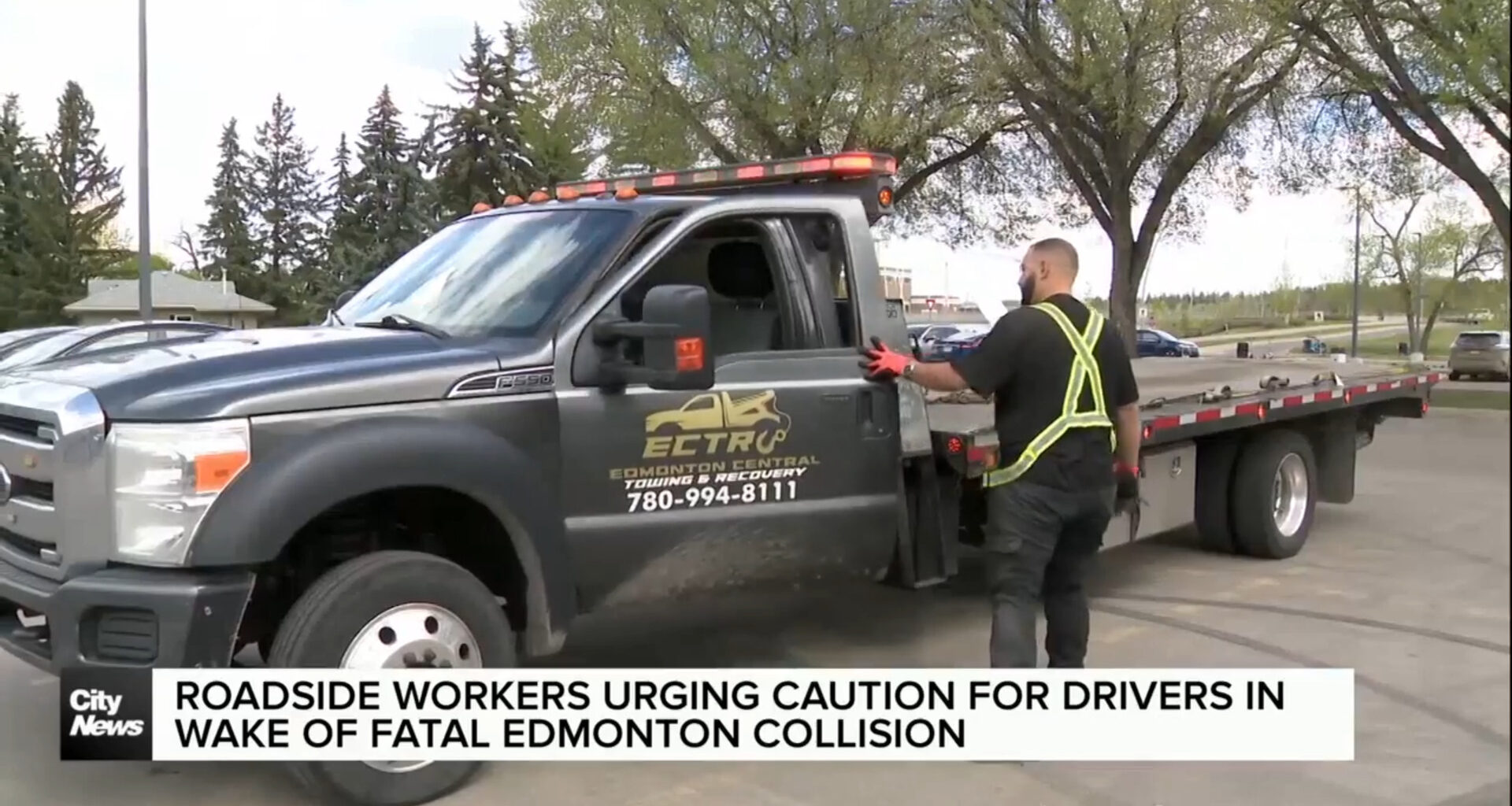 Roadside workers urging caution for drivers in wake of fatal Edmonton collision