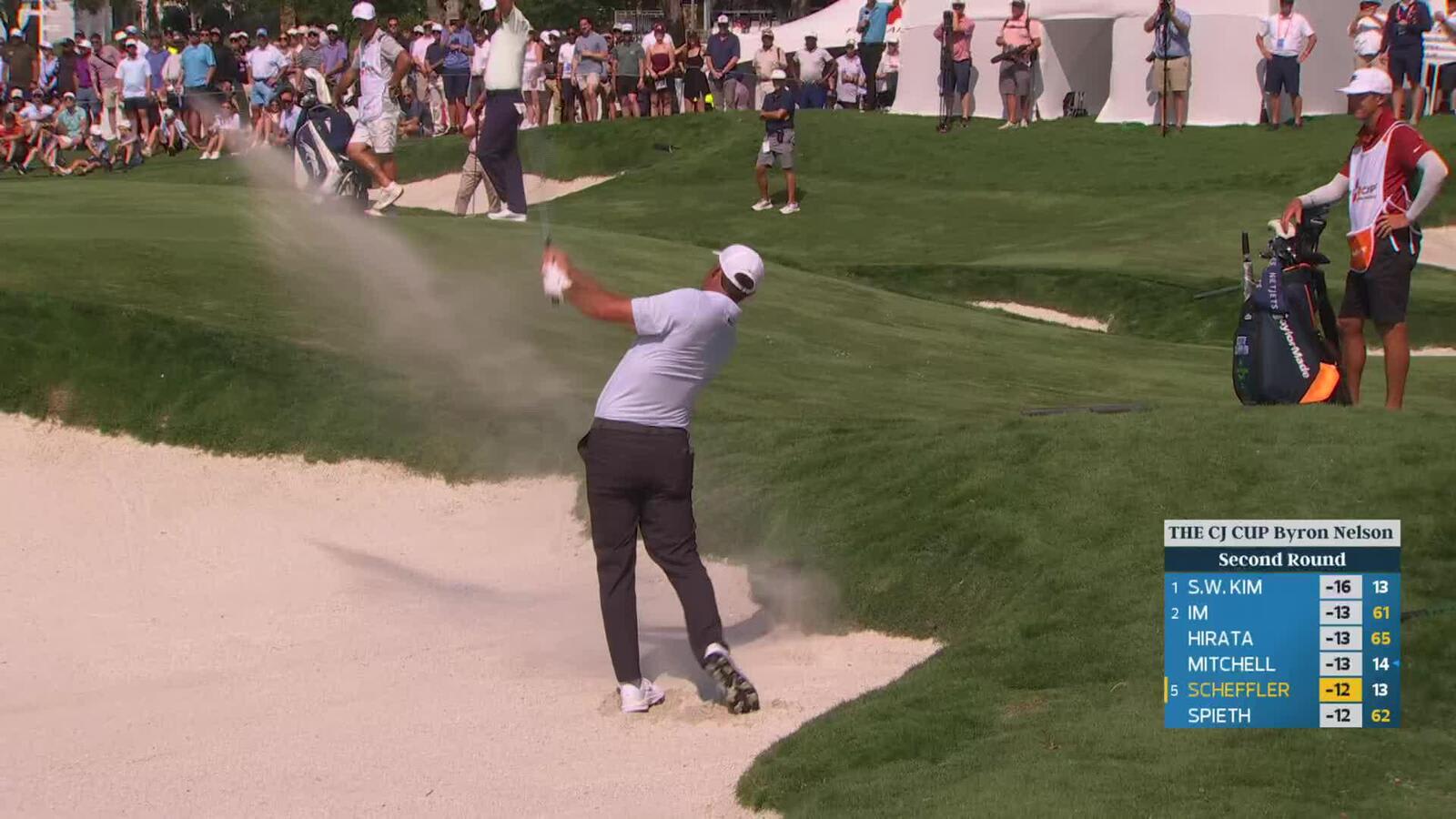 Scottie Scheffler drains 12-foot birdie putt on No. 14 at THE CJ CUP