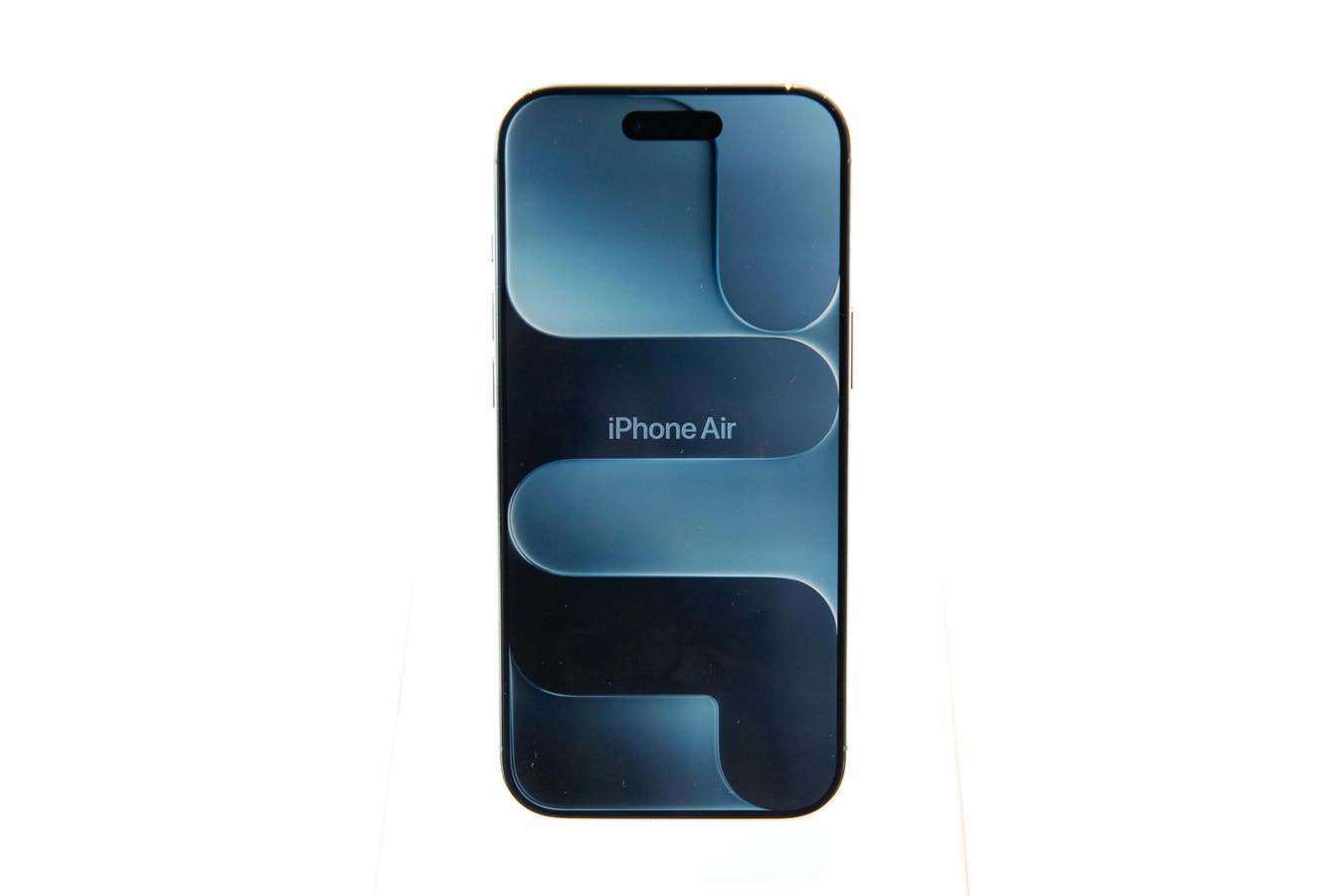 Apple iPhone Air's Struggles Force Rare New Price Drop