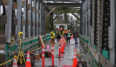 Union for hundreds of Metro Vancouver workers announce ban on overtime work