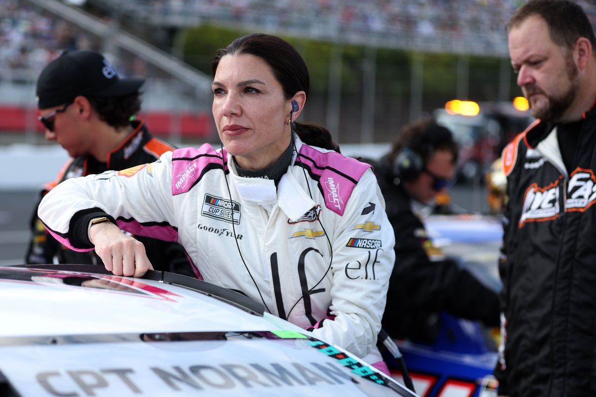 Katherine Legge calls Double attempt a "calamity of errors" after tough Coke 600
