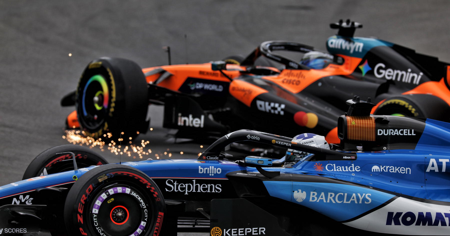 Oscar Piastri issues 'never before' apology to Alex Albon for F1 smash