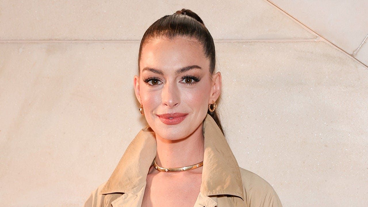 Anne Hathaway reveals she was half blind for 10 years due to cataract