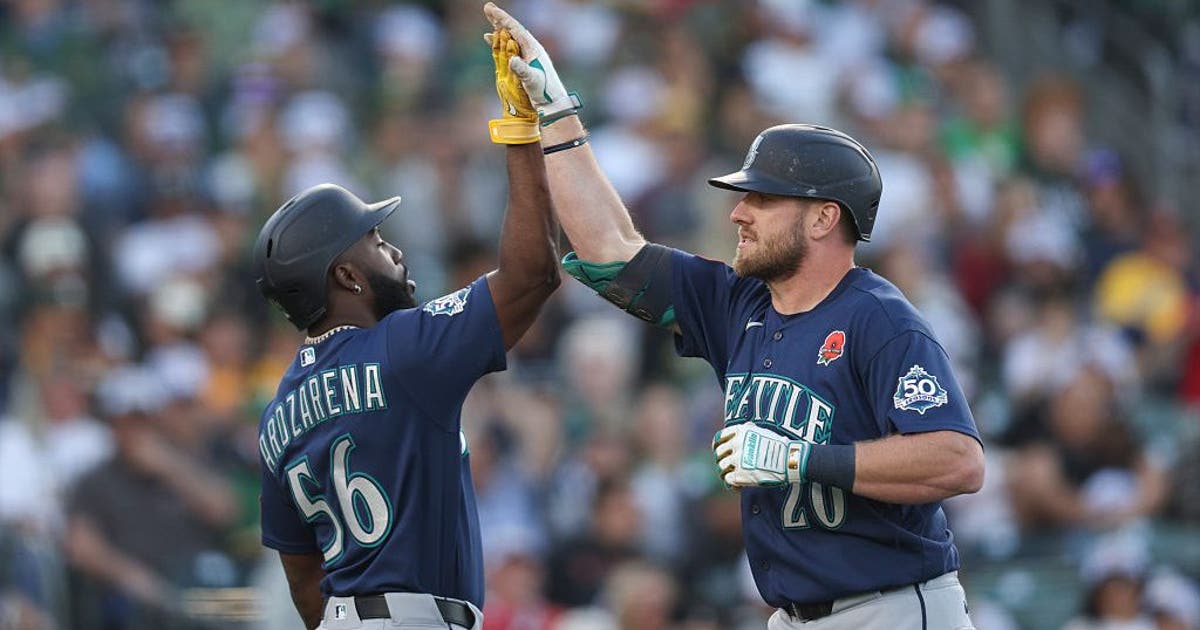 Mariners slug four home runs in 9-2 win over Athletics
