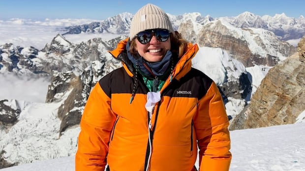Woman may become the first deafblind person to summit Everest with the help of a U of T researcher