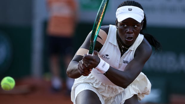 Seeded Canadians Mboko, Auger-Aliassime advance to French Open second round