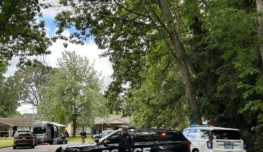 Police shoot man who reportedly broke into east Vancouver home, wielded a knife at the resident