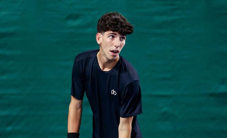 Drake Men's Tennis Signs Fernandez