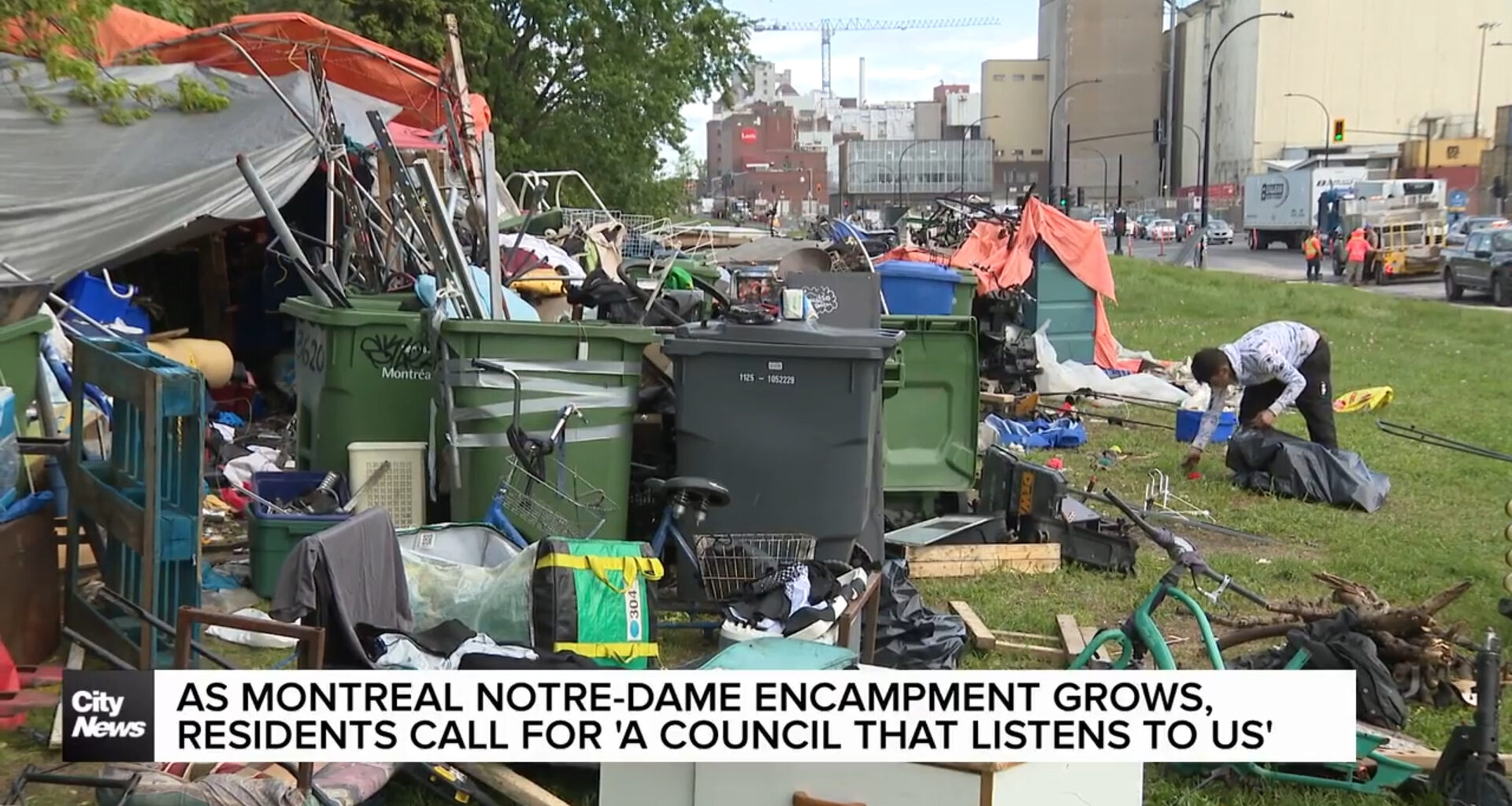 As Montreal Notre-Dame encampment grows, residents call for support