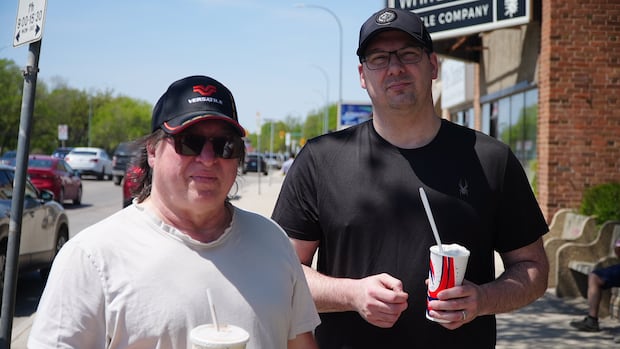 Winnipeggers soak up sun during heat wave, as some worry about impact of extreme weather