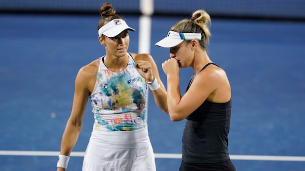 Canada's Dabrowski, partner Stefani advance to 3rd round of French Open