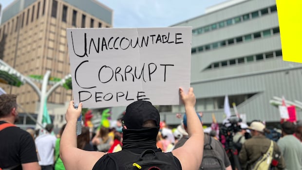Alberta Federation of Labour organizes rallies to push back against provincial government