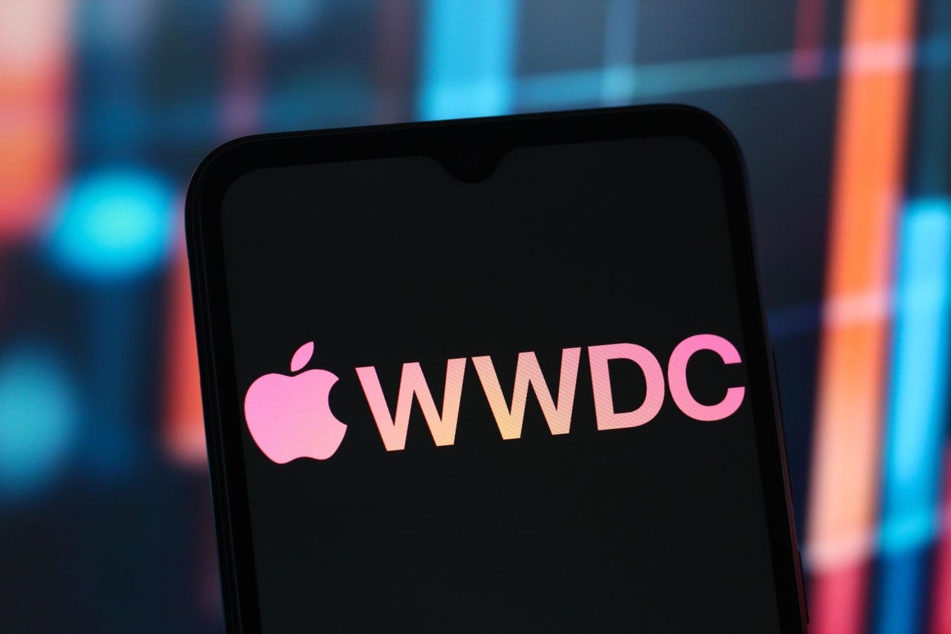 Apple Loop: iPhone 18 Pro Details, WWDC’s Focus, Apple’s 2026 Hardware Plans
