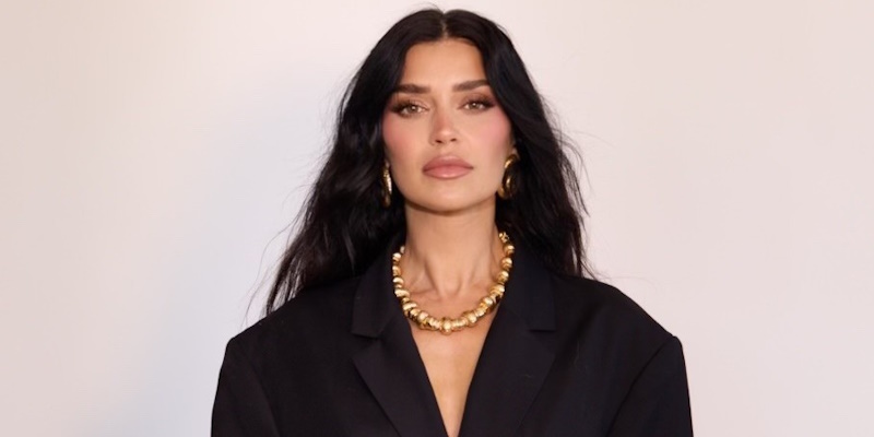 NL Model Teams Up with Khloe Kardashian for New Hulu Show
