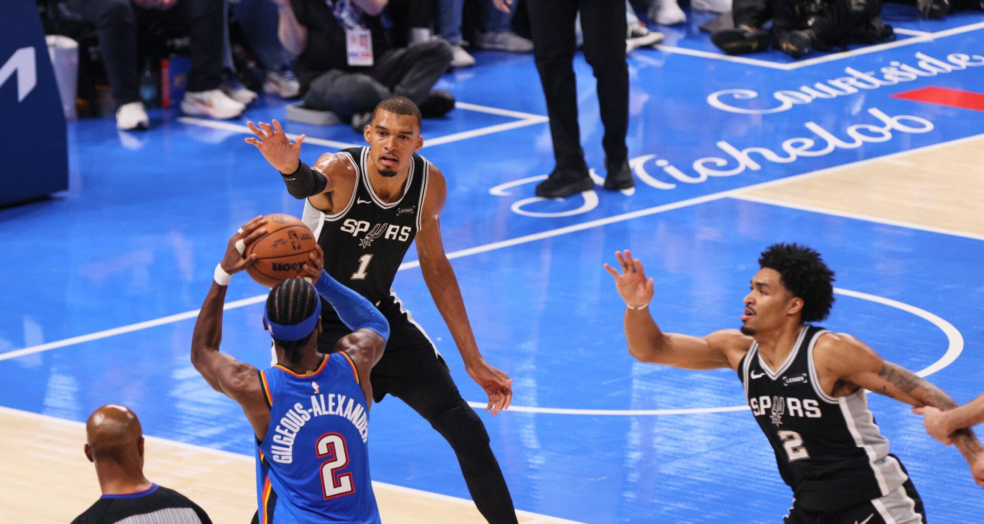 Gilgeous-Alexander tips his cap after Thunder fall to Spurs in Game 7 to end their title reign