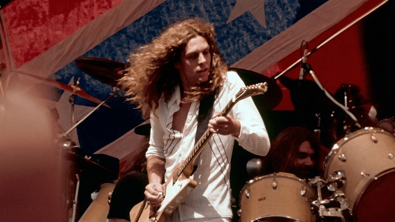 Lynyrd Skynyrd - Freebird - 7/2/1977 - Oakland Coliseum Stadium (Official) - YouTube
