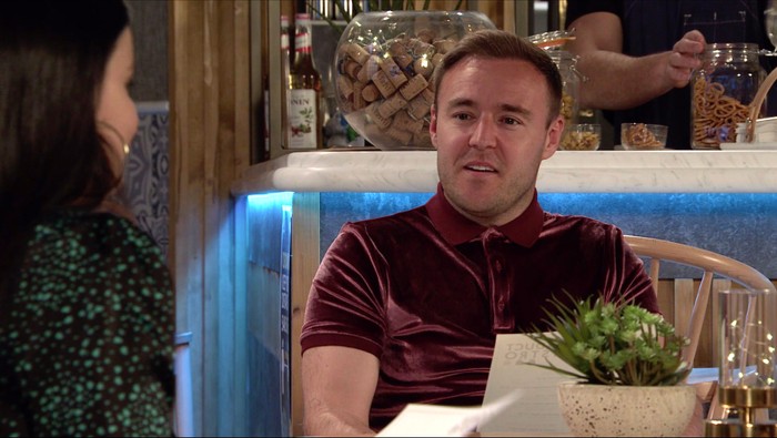 17_06_coro_alina_tyrone_fiz_01 Tyrone sat in the bistro in Coronation Street