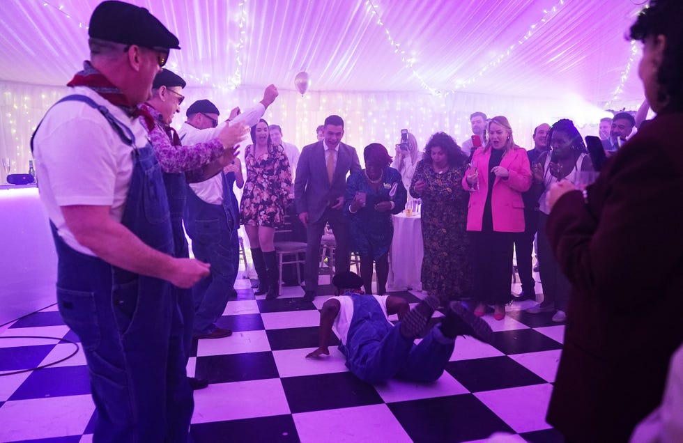 Howie Danes flashmob, EastEnders howie danes flashmob, eastenders
