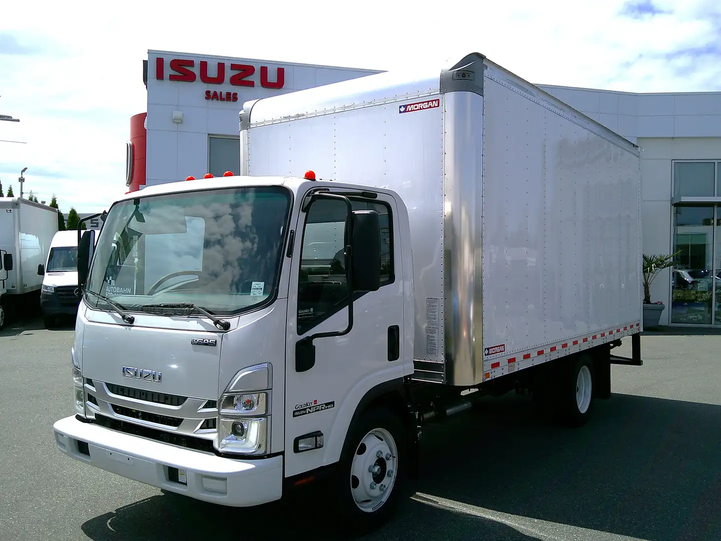 Isuzu NPRHD White - 1