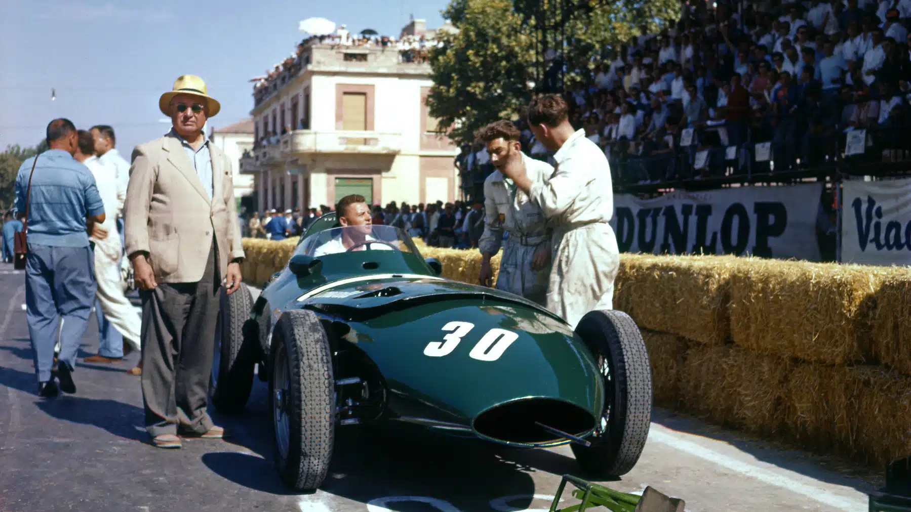 Team principal Tony Vanderwell with the Vanwall of Stuart Lewis-Evans on the grid for the 1957 Pescara Grand Prix