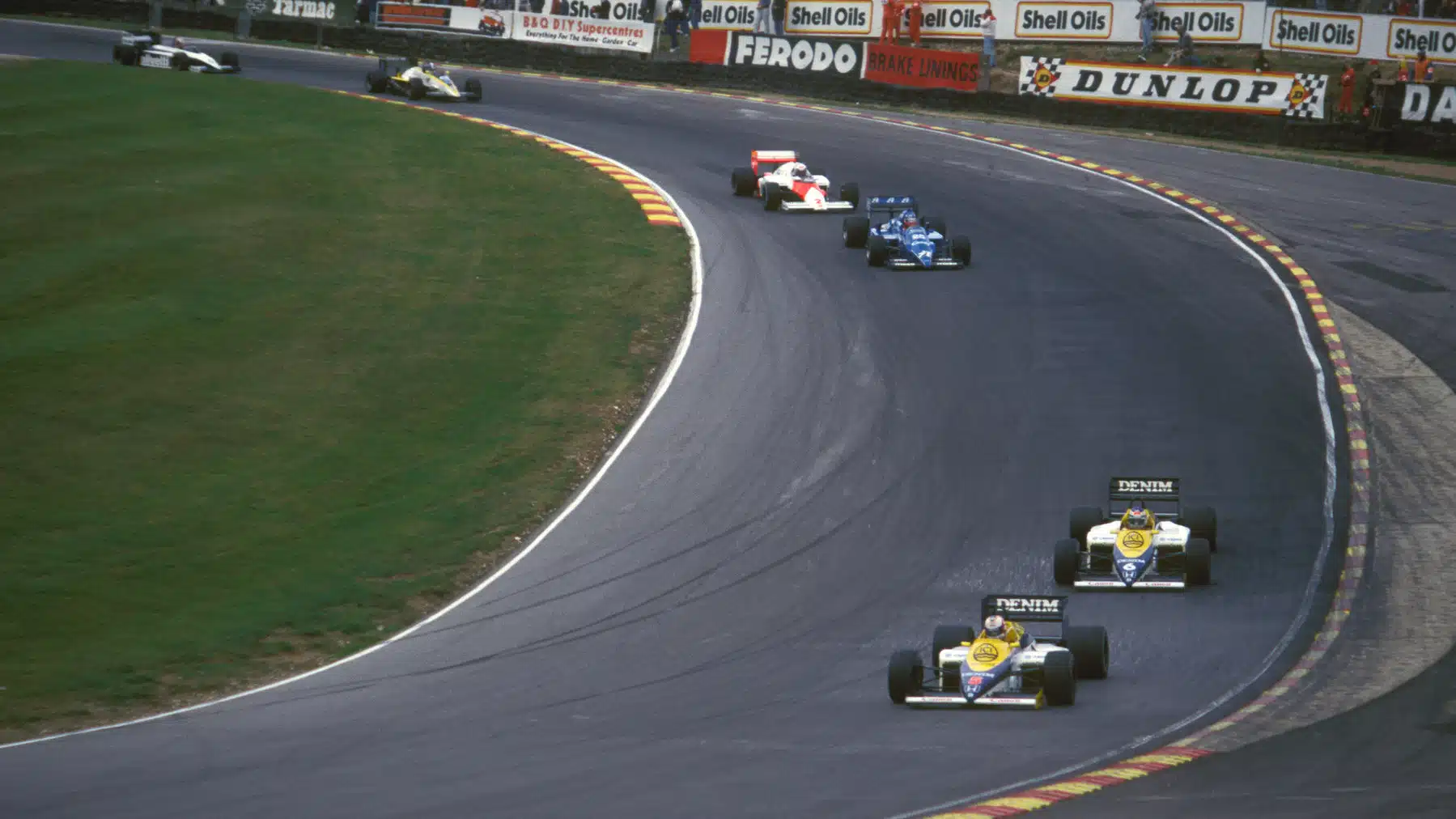 Nigel Mansell leads Williams-Honda team-mate Keke Rosberg and others in the 1985 European Grand Prix at Brands Hatch