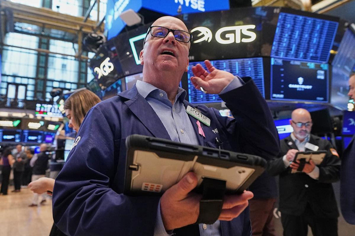 Stock markets worldwide drop from records as worries about oil prices rattle the bond market