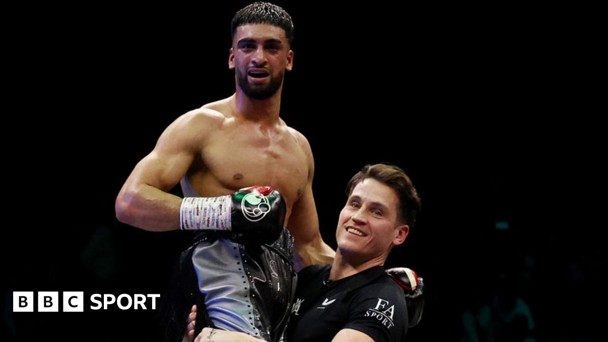 Oleksandr Usyk and Rico Verhoeven face off