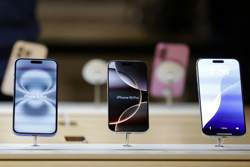 Apple settles lawsuit over late Siri AI features for $250 million