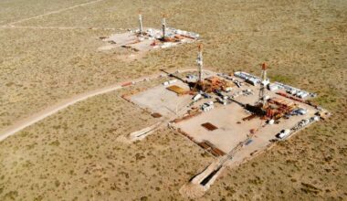 Big Oil Rushes Into Argentina’s Vaca Muerta Shale