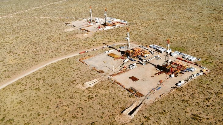 Big Oil Rushes Into Argentina’s Vaca Muerta Shale