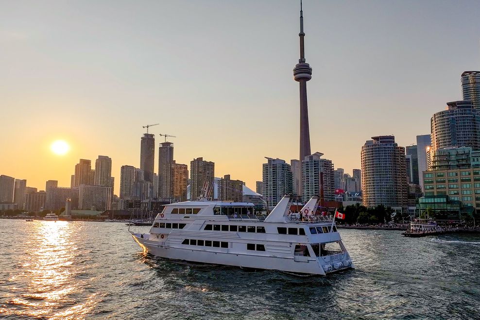 toronto lake cruise