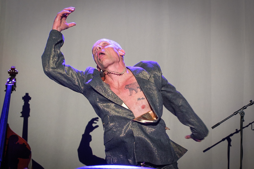 20260509_Flea&theHonoraBand_OperaHouse_Atsuko890px-1543.jpg