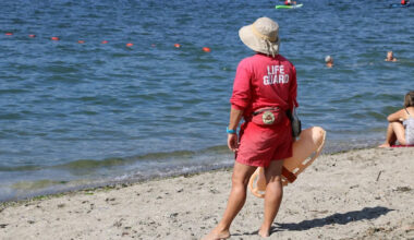 Park Board reverses decision to cut lifeguards at 4 Vancouver beaches