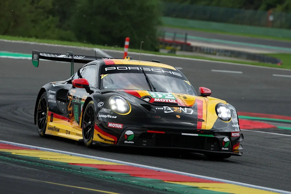 #92 The Bend Manthey Porsche 911 GT3 R: Yasser Shahin, Riccardo Pera, Richard Lietz