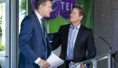 Telus and feds announce AI data cluster in B.C. to boost 'sovereign' computing power
