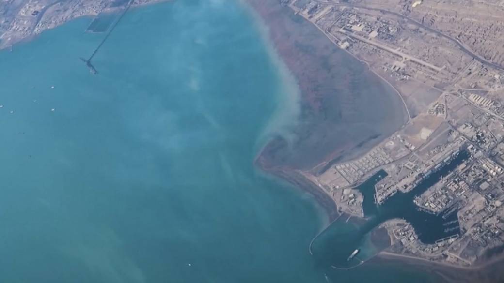 Click to play video: 'Fresh attacks in Middle East threaten Iran ceasefire'