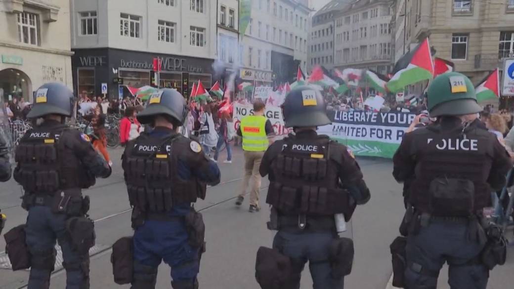 Click to play video: '5 countries boycotting Eurovision over Israel’s participation'