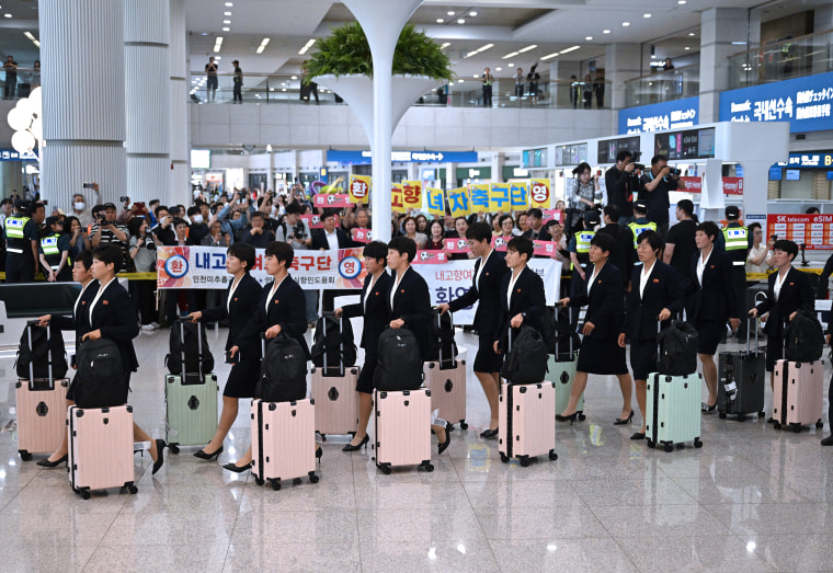 FBL-ASIA-WOMEN-KOR-PRK-SKOREA-NKOREA-DIPLOMACY