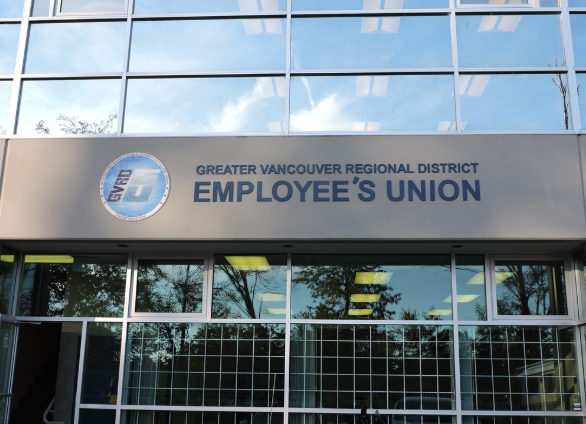Metro Vancouver unionized workers file 72-hour strike notice on employer