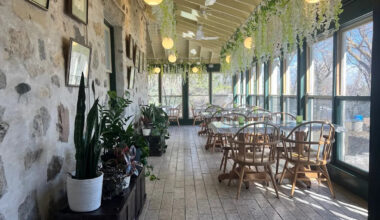 Tea room in pre-Confederation heritage house north of Winnipeg reopens after decade-long hiatus
