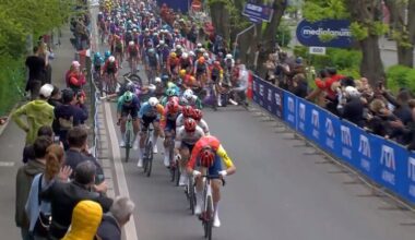Massive crash in final kilometre mars Giro d'Italia's Bulgarian Grande Partenza