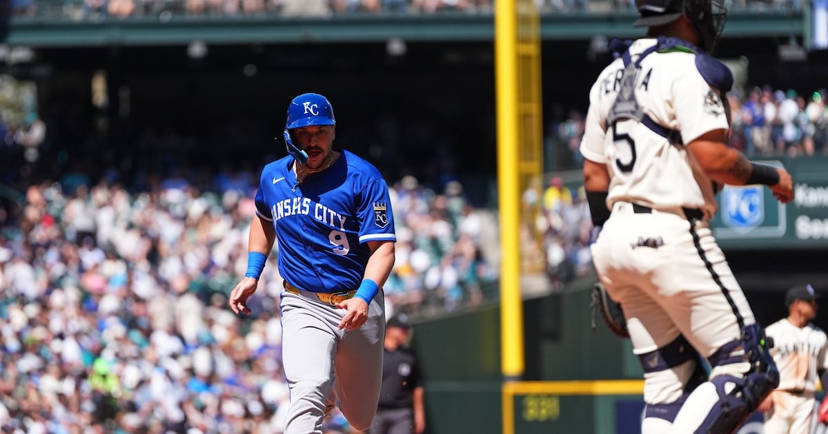 Royals hold Mariners to four hits for win and three-game sweep