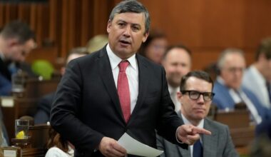 Conservative MP Michael Chong visits Taiwan to meet President in defiance of China