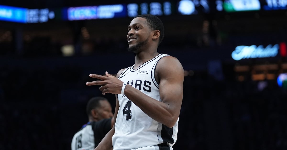 Spurs guards Fox, Harper to play in Game 4, Johnson says